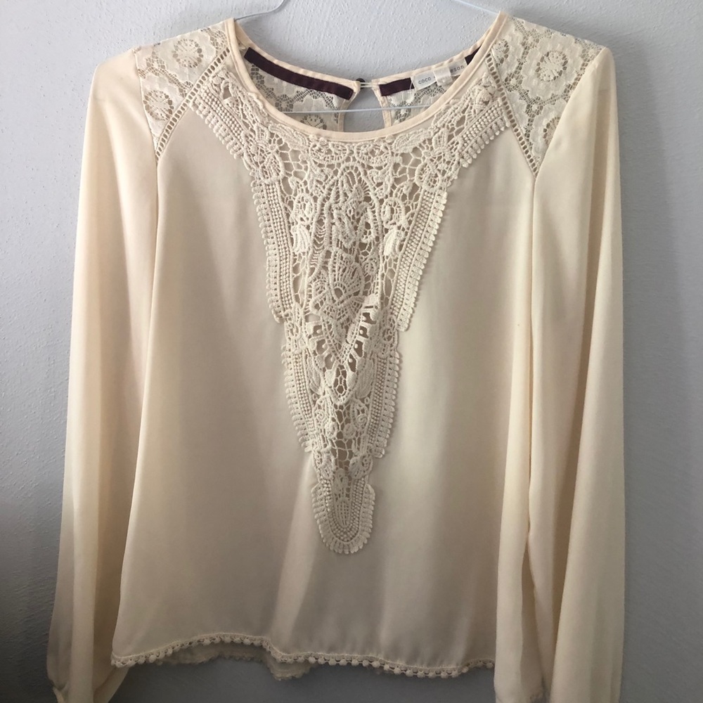 Cream lace blouse size Medium from coco & Jameson